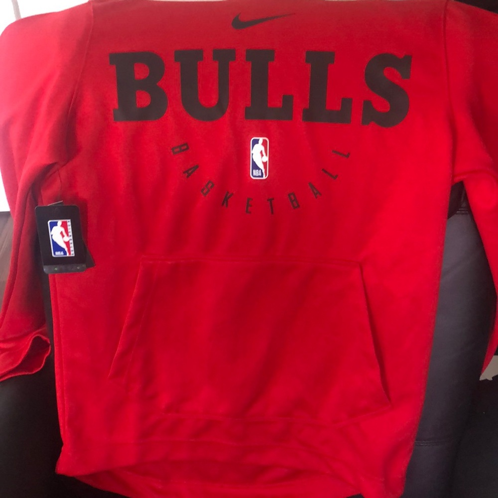 BNWT Nike Dri-Fit Chicago Bulls hoodie